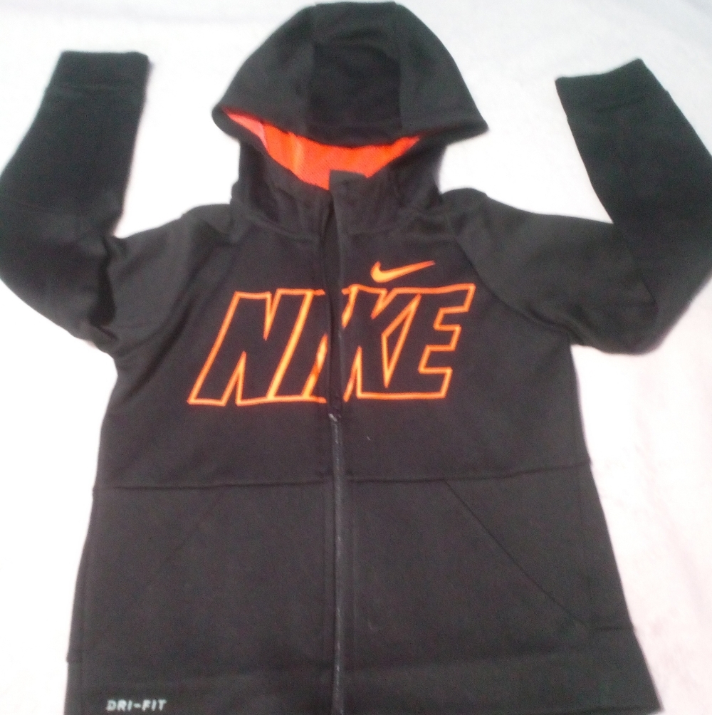 Linda Sudadera De Niño Usada En Buen Estado Con Poco Uso